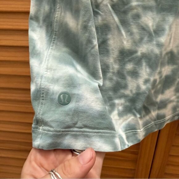 Lululemon Athletica Tie Dye Tank Top size 10 - Picture 3 of 5